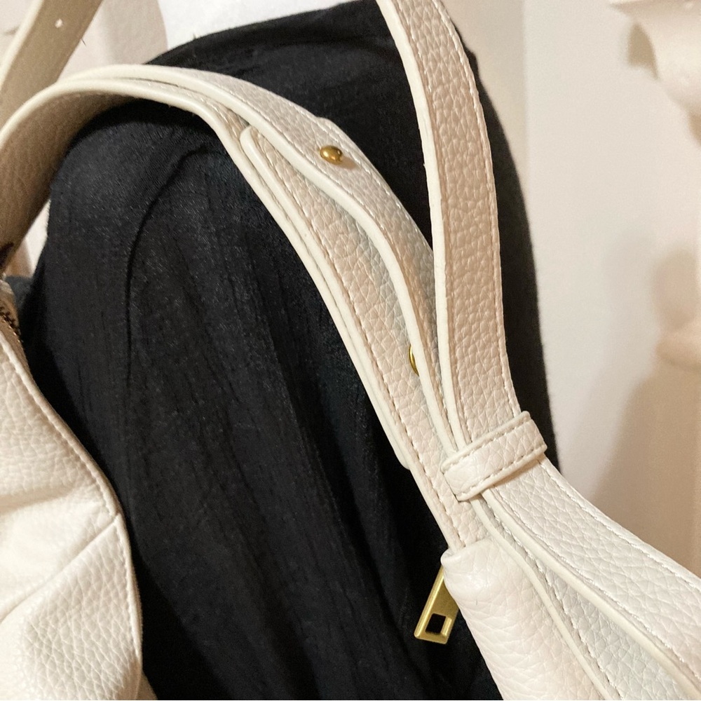 NWT GAP White Hobo Shoulder Bag - Picture 6 of 16